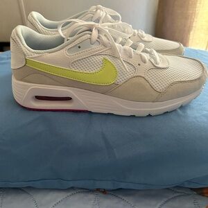 New! Nike Ladies Sneakers